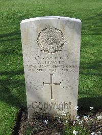 Coriano Ridge War Cemetery - Hewitt, Albert