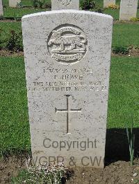 Coriano Ridge War Cemetery - Howe, Frank