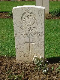 Coriano Ridge War Cemetery - Hughes, Jonathan