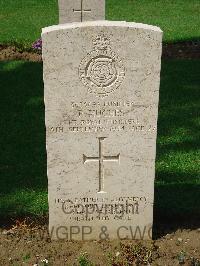 Coriano Ridge War Cemetery - Hughes, Richard