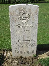 Coriano Ridge War Cemetery - Hutchinson, Cyril