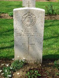 Coriano Ridge War Cemetery - Ingram, Norman James