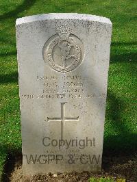 Coriano Ridge War Cemetery - Jones, Owen Glynne