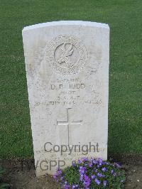 Coriano Ridge War Cemetery - Judd, D R