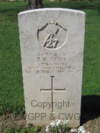 Coriano Ridge War Cemetery - Julian, Trevor Henderson