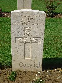 Coriano Ridge War Cemetery - Kirk, John Davidson