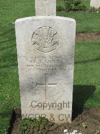 Coriano Ridge War Cemetery - Lloyd, Eirwyn Lee