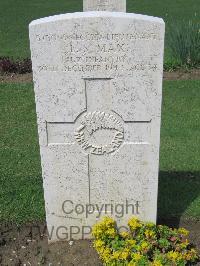 Coriano Ridge War Cemetery - Max, Laurence Stanley