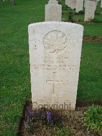 Coriano Ridge War Cemetery - McNeil, Neil