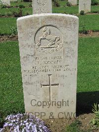 Coriano Ridge War Cemetery - Moores, Edward