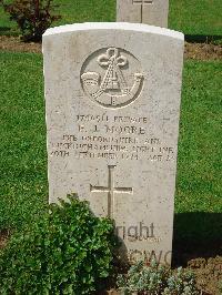 Coriano Ridge War Cemetery - Moore, Ernest Joseph