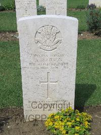 Coriano Ridge War Cemetery - Moulson, Eric