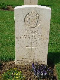 Coriano Ridge War Cemetery - Perry, George Henry