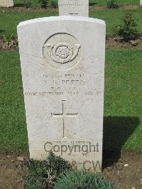 Coriano Ridge War Cemetery - Pettis, Thomas Richard