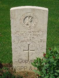 Coriano Ridge War Cemetery - Richards, E C