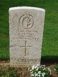 Coriano Ridge War Cemetery - Santley, Ronald