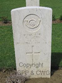 Coriano Ridge War Cemetery - Shaw, Gordon