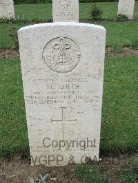 Coriano Ridge War Cemetery - Smith, Mark