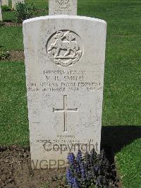 Coriano Ridge War Cemetery - Smith, Vincent Ronald