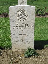 Coriano Ridge War Cemetery - Smith, William John