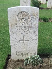 Coriano Ridge War Cemetery - Squires, Percy James