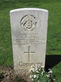 Coriano Ridge War Cemetery - Storr, Henry Samuel