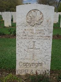 Coriano Ridge War Cemetery - Swanton, Elliott L.