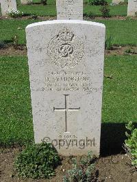 Coriano Ridge War Cemetery - Symington, David