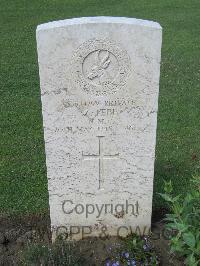 Coriano Ridge War Cemetery - Tebe, Z