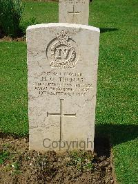 Coriano Ridge War Cemetery - Thomas, Herbert George