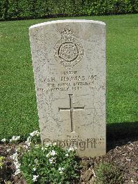 Coriano Ridge War Cemetery - Thomas, Peter Hobhouse