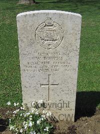 Coriano Ridge War Cemetery - Towers, William