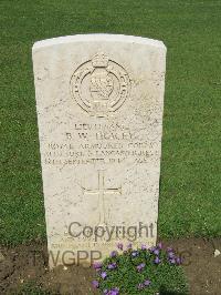 Coriano Ridge War Cemetery - Tracey, Brian Waldemar