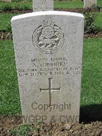 Coriano Ridge War Cemetery - Tunmore, Angus