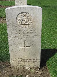 Coriano Ridge War Cemetery - Waring, James Thomas