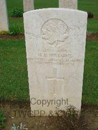 Coriano Ridge War Cemetery - Williams, Hartley Edwards