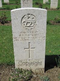 Coriano Ridge War Cemetery - Williams, Hugh Lovel