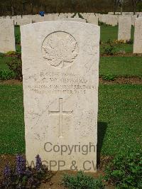 Coriano Ridge War Cemetery - Woodward, Kivil Charles