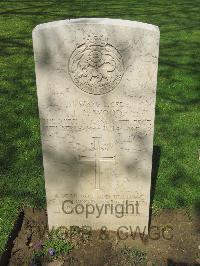 Coriano Ridge War Cemetery - Wood, Thomas Fairbank