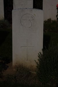 St. Souplet British Cemetery - Barugh, T W