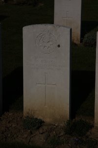 St. Souplet British Cemetery - Benton, A