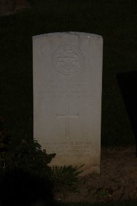 St. Souplet British Cemetery - Carey, M