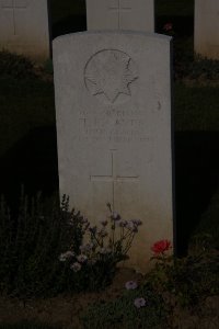 St. Souplet British Cemetery - Caves, T R