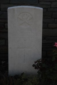 St. Souplet British Cemetery - Connolly, J