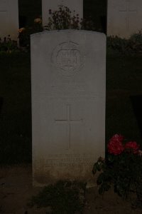 St. Souplet British Cemetery - Cottell, F