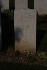 St. Souplet British Cemetery - Davies, F