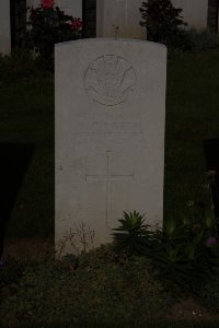 St. Souplet British Cemetery - Eaton, W C