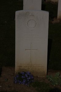 St. Souplet British Cemetery - Foulser, G