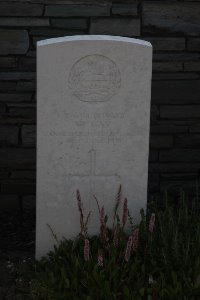 St. Souplet British Cemetery - Gay, W