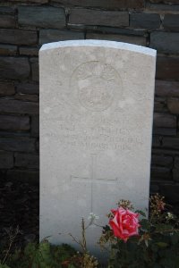 St. Souplet British Cemetery - Gillies, D J S